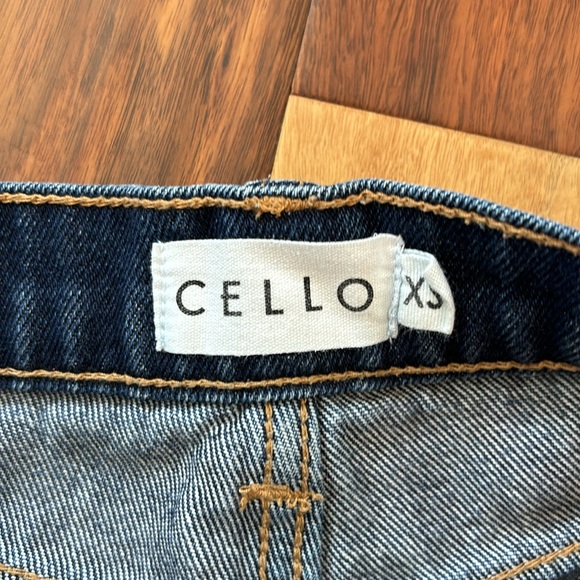 Cello Jean Shorts - Picture 3 of 4